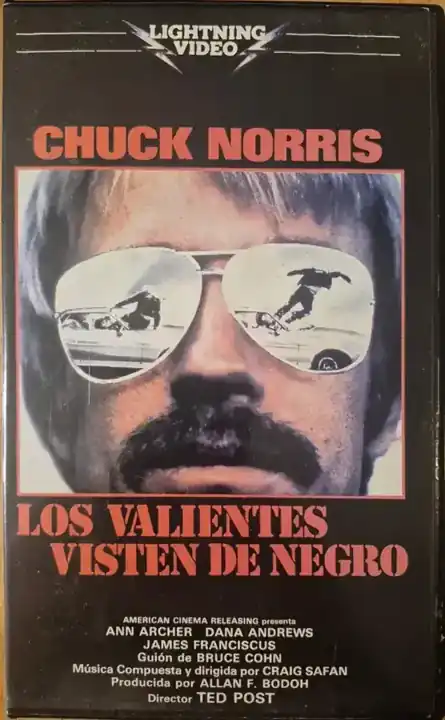 Los valientes visten de negro