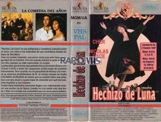 Carátula o foto de en inglés) Hechizo de Luna (Argentina, España) El encanto de la luna llena (México) Feitiço da Lua (Brasil) Contiene el trailer de GOODBYE, MR. CHIPS (1969)
