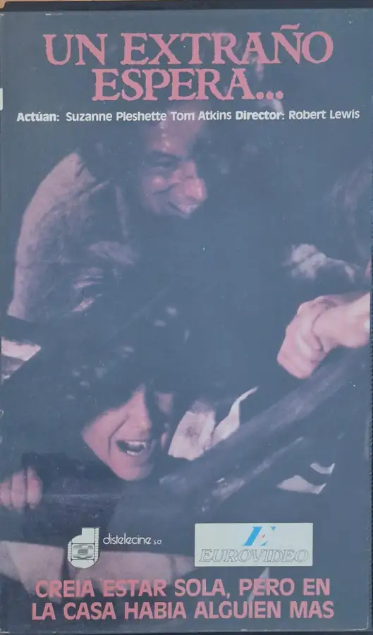 Un extraño espera...